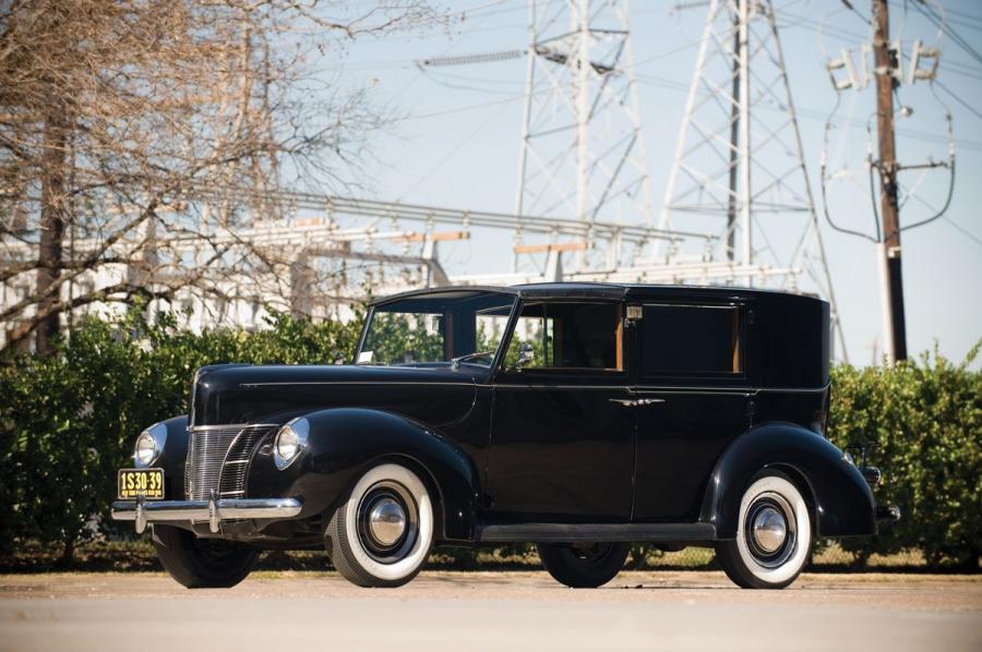  Ford Panel Brougham by Rollson 1940 года  (фото 1 из 18)